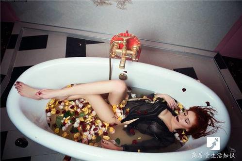 欧美女浴缸拍照视频,沐浴时光的优雅演绎