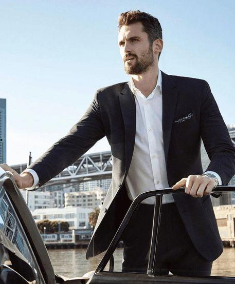 欧美大叔西装基情视频,一场西装基情视觉盛宴