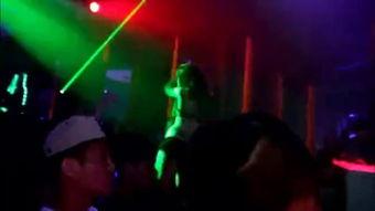 欧美酒吧炸裂视频,现场画面触目惊心